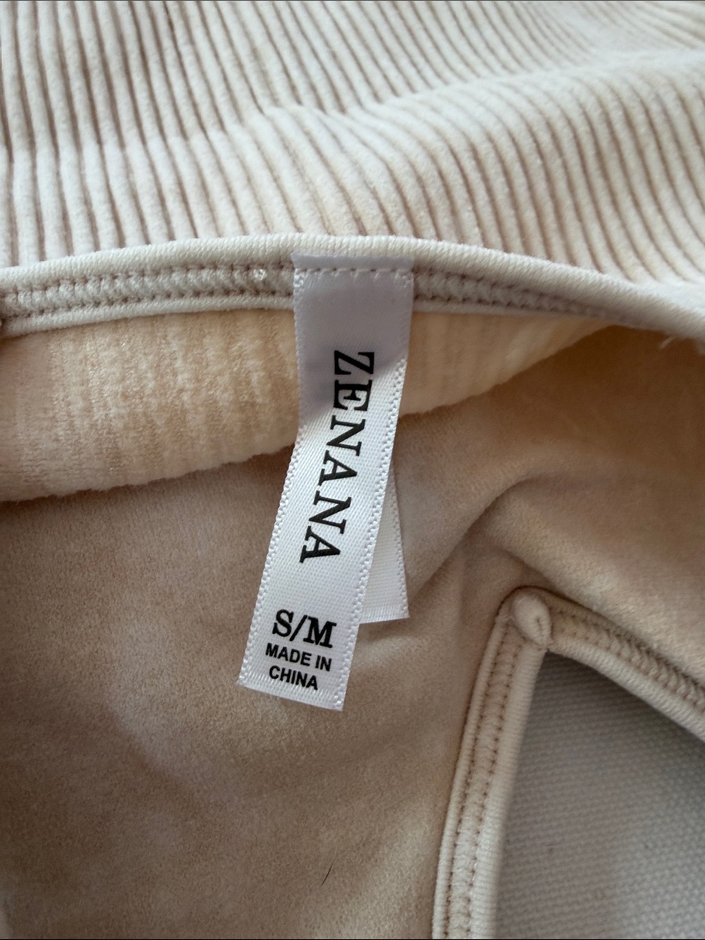 Zenana White Ribbed V-Neck Cropped Tank - Picture 6 of 6